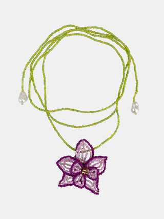 Colar Flor de Arame Fio em Miçangas