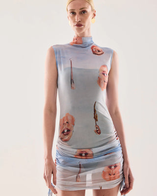 Vestido curto tule traços