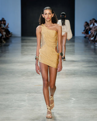 Vestido curto caminhos