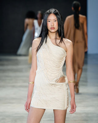 Vestido curto caminhos